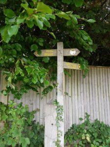 sign to pooh sticks bridge