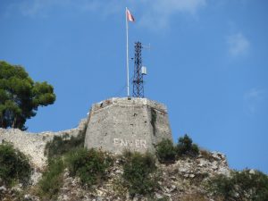 Enver grafitti Berat bunker